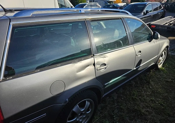Volkswagen Passat cena 4200 przebieg: 221000, rok produkcji 2004 z Prudnik małe 29